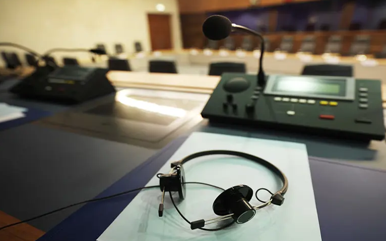 翻译公司讲解同声传译是什么?怎么收费的 翻译公司讲解同声传译是什么?怎么收费的