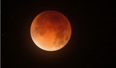 安徽译博翻译的小编们从相关天文机构了解到:“超级蓝色血月”周三现身 中国属最佳观测